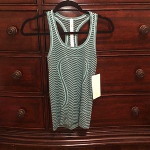 NWT Lululemon swiftly tech tank size 2